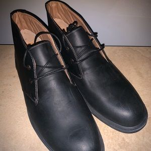 G.H. Bass and Co. Radley boot in black size 12m